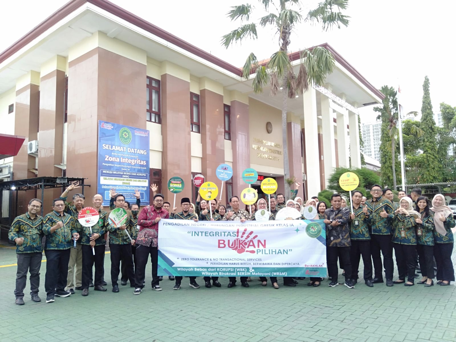Pengadilan Negeri Gresik menyelenggarakan kegiatan Public Campaign 